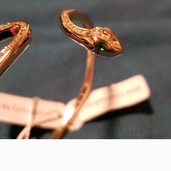 NWT Gold 💛 & Green 💚 Serpentine Bracelet - Picture 3 of 6